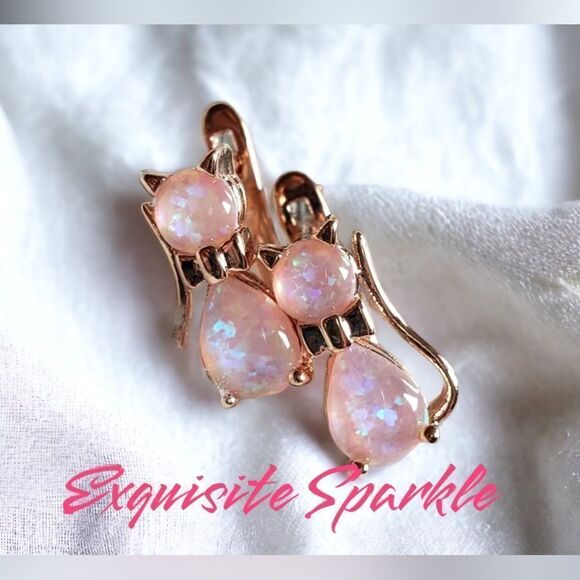 💖Rose Gold Colored Sparkly Opalescent Cat Earrings🌸 - Picture 9 of 15